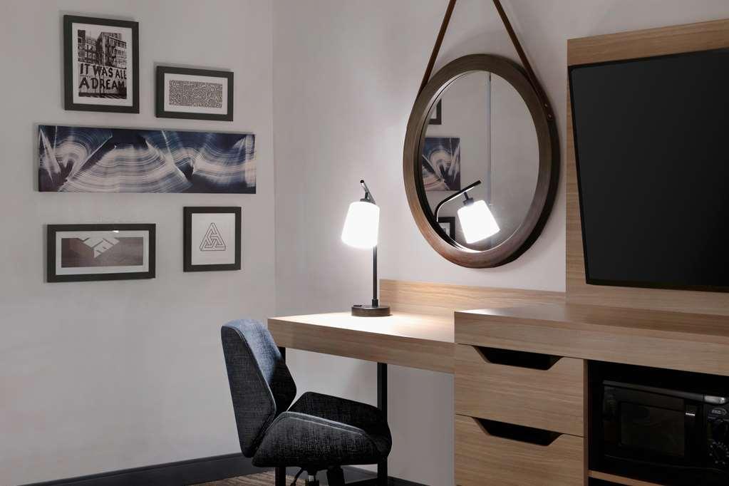Hampton Inn Ийсли Стая снимка