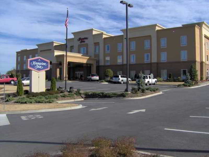 Hampton Inn Ийсли Екстериор снимка